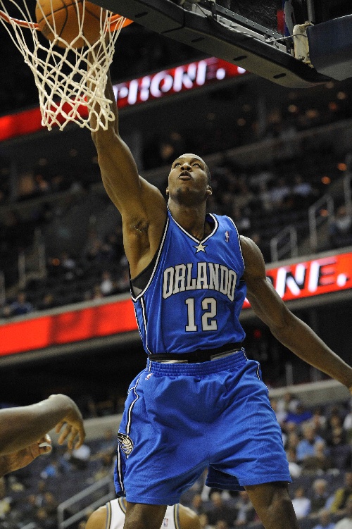 罗马推出黑胶唱片版队歌：限量版售价49.9欧，普通版19.9欧（罗马发布队歌黑胶唱片：限量版49.9欧、标准版19.9欧）