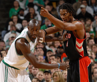 18岁“杜锋接班人”惊艳表现，广东男篮迎来新‘锋线大脑’（18岁杜锋接班人闪耀全场，广东男篮迎来锋线新大脑）