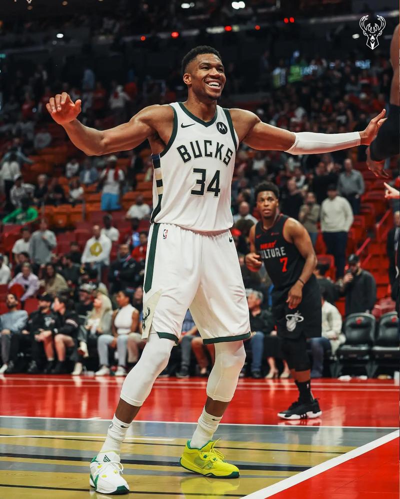 明日湖人客战太阳 克莱伯&里夫斯&布朗尼将缺席比赛（湖人明日客场挑战太阳，里夫斯、布朗尼与克莱伯将缺阵）