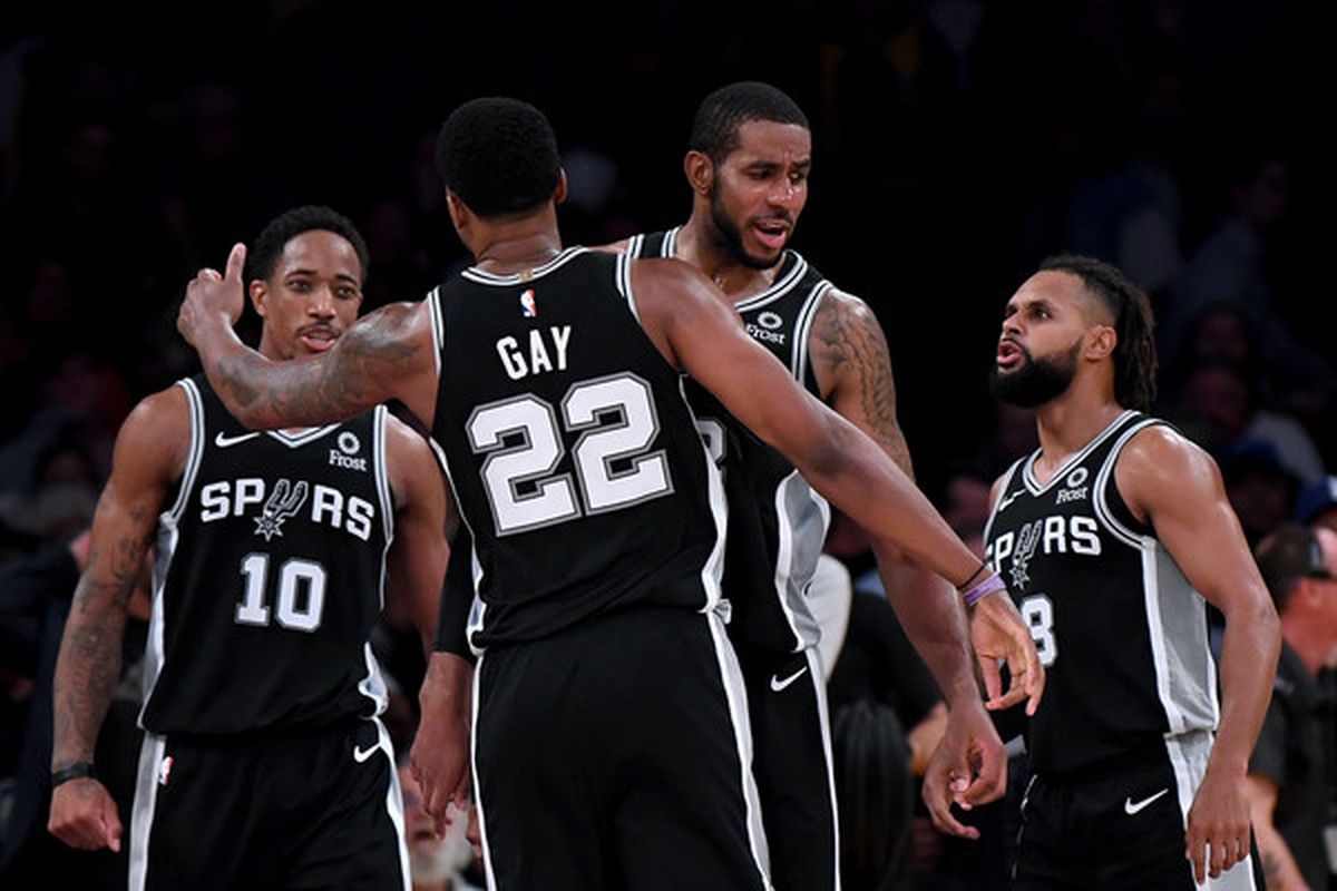 卡拉格：利物浦应在冬窗购买中后卫，这个位置几乎无人可用（卡拉格建议利物浦冬窗引进中卫：该位置人手告急）