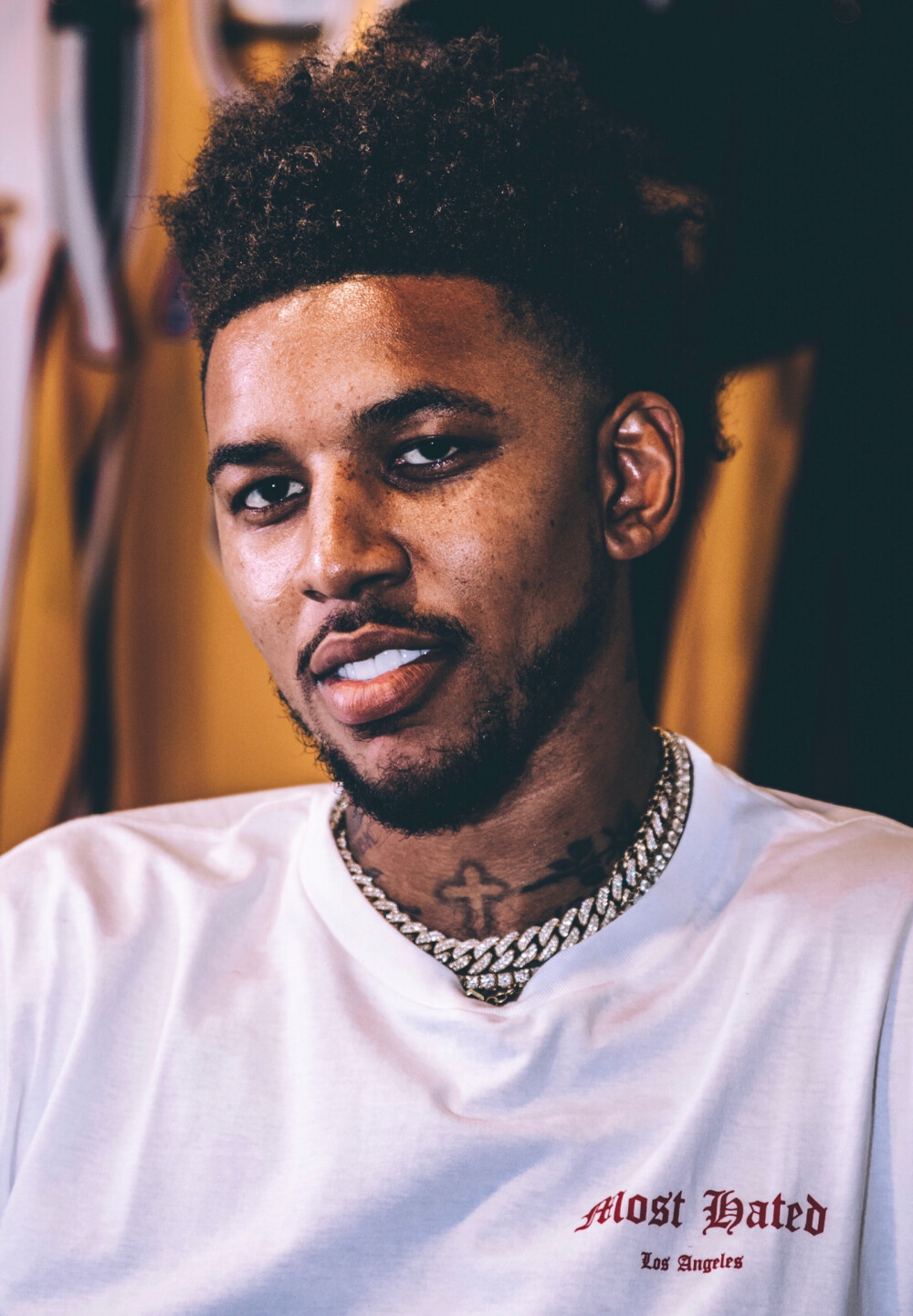 英超-曼城3-0完胜桑德兰登顶次席，福登传射建功（英超：曼城3-0轻取桑德兰升至第二，福登一传一射）