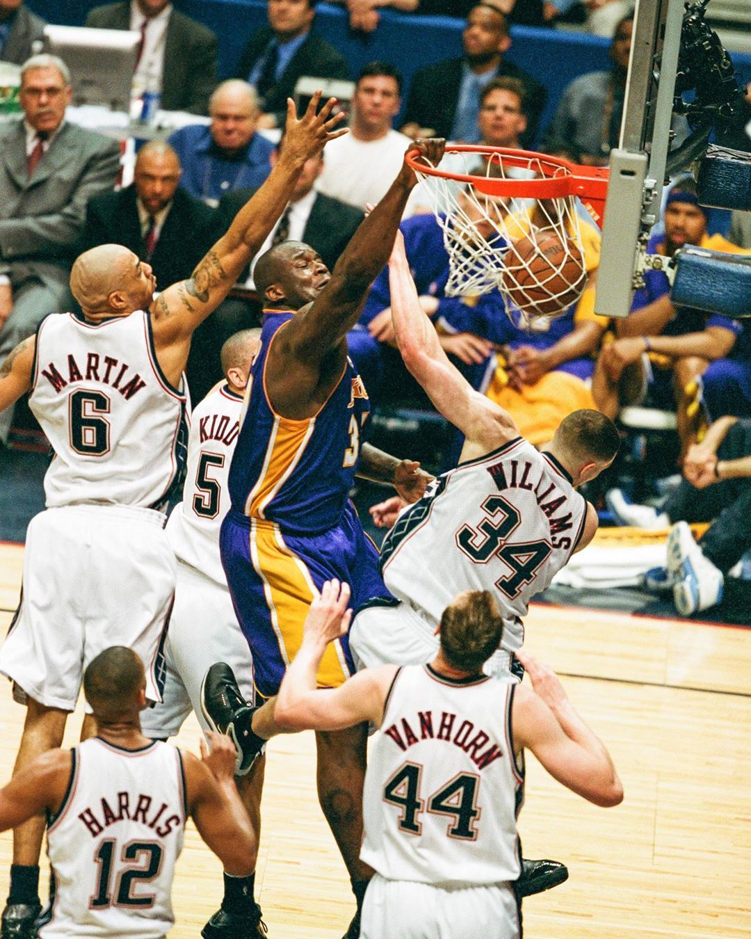 国米跟队：邓弗里斯已经更换经纪人，不再与门德斯合作（国米随队记者：邓弗里斯已更换经纪人，结束与门德斯的合作）