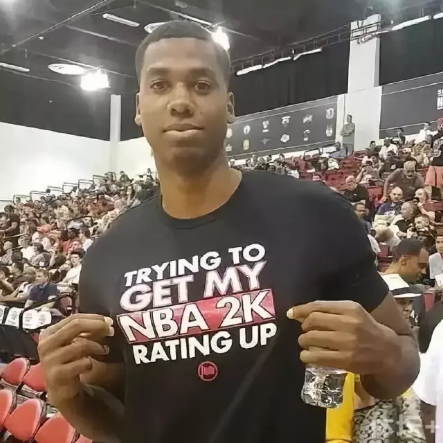 雷霆半场三分19中13，轰下74分&领先太阳26分（雷霆半场三分19投13中，砍下74分，领先太阳26分）