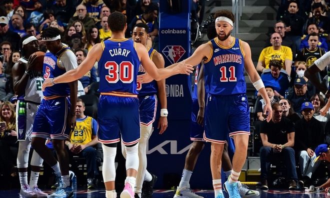 巴萨梅西任意球破门助球队领先（梅西任意球破门，巴萨先拔头筹）