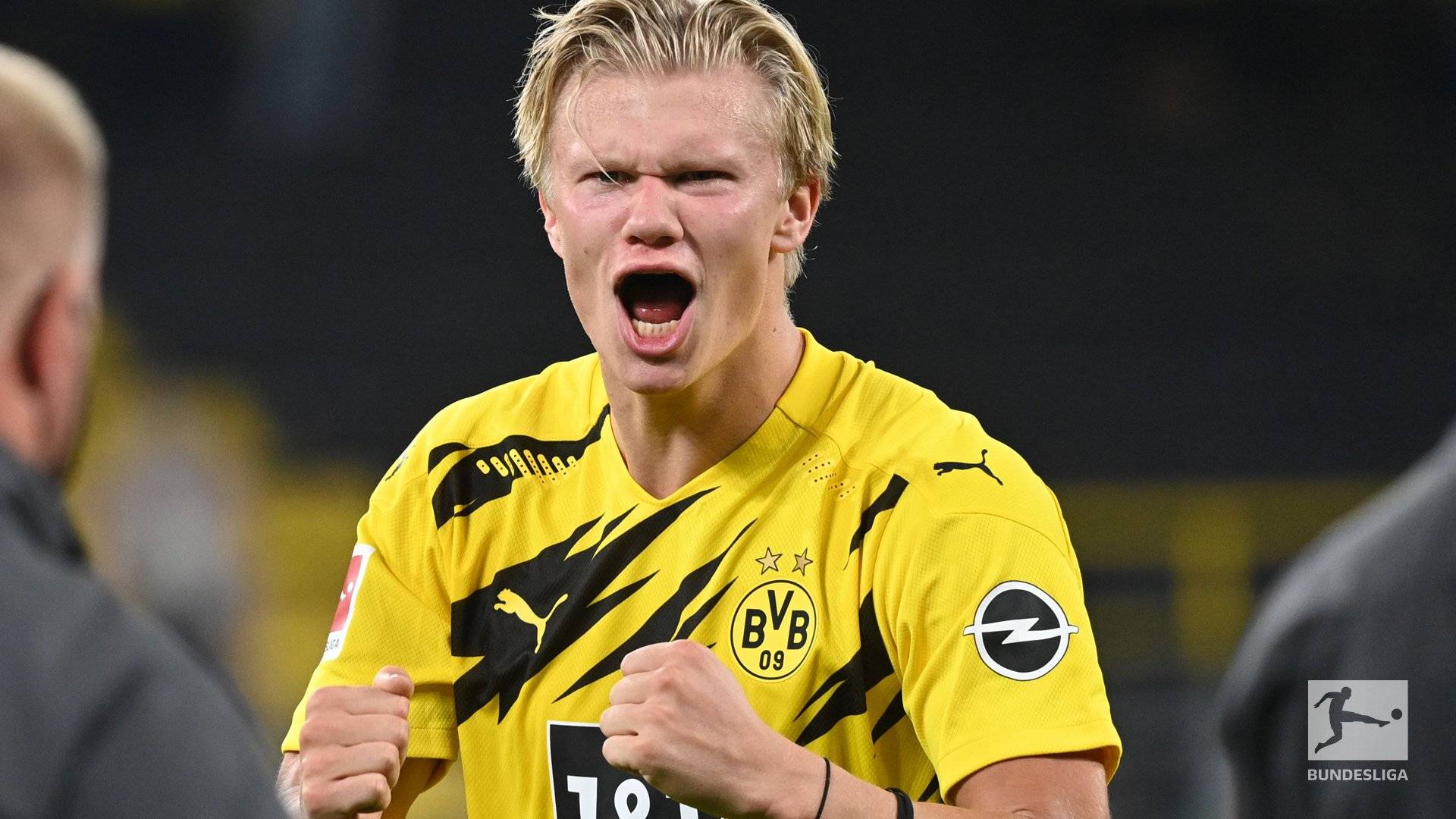 穿鞋致敬克莱？库里打趣：我只是碰巧翻到他的鞋 一试正好合我脚（穿克莱鞋算致敬？库里调侃：随手翻到他的鞋，试穿竟刚好合脚）