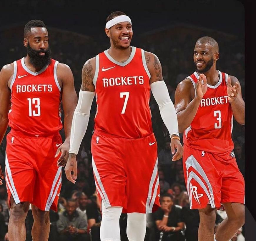 福登调侃小球迷：要这么多签名是不要拿去卖，赚了钱分我一半（福登打趣小球迷：签这么多别拿去卖，赚了记得分我一半）