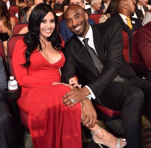 全市场：尤文与那不勒斯对格雷茨卡有意，正关注其续约情况（尤文和那不勒斯看中格雷茨卡，密切留意续约走向）