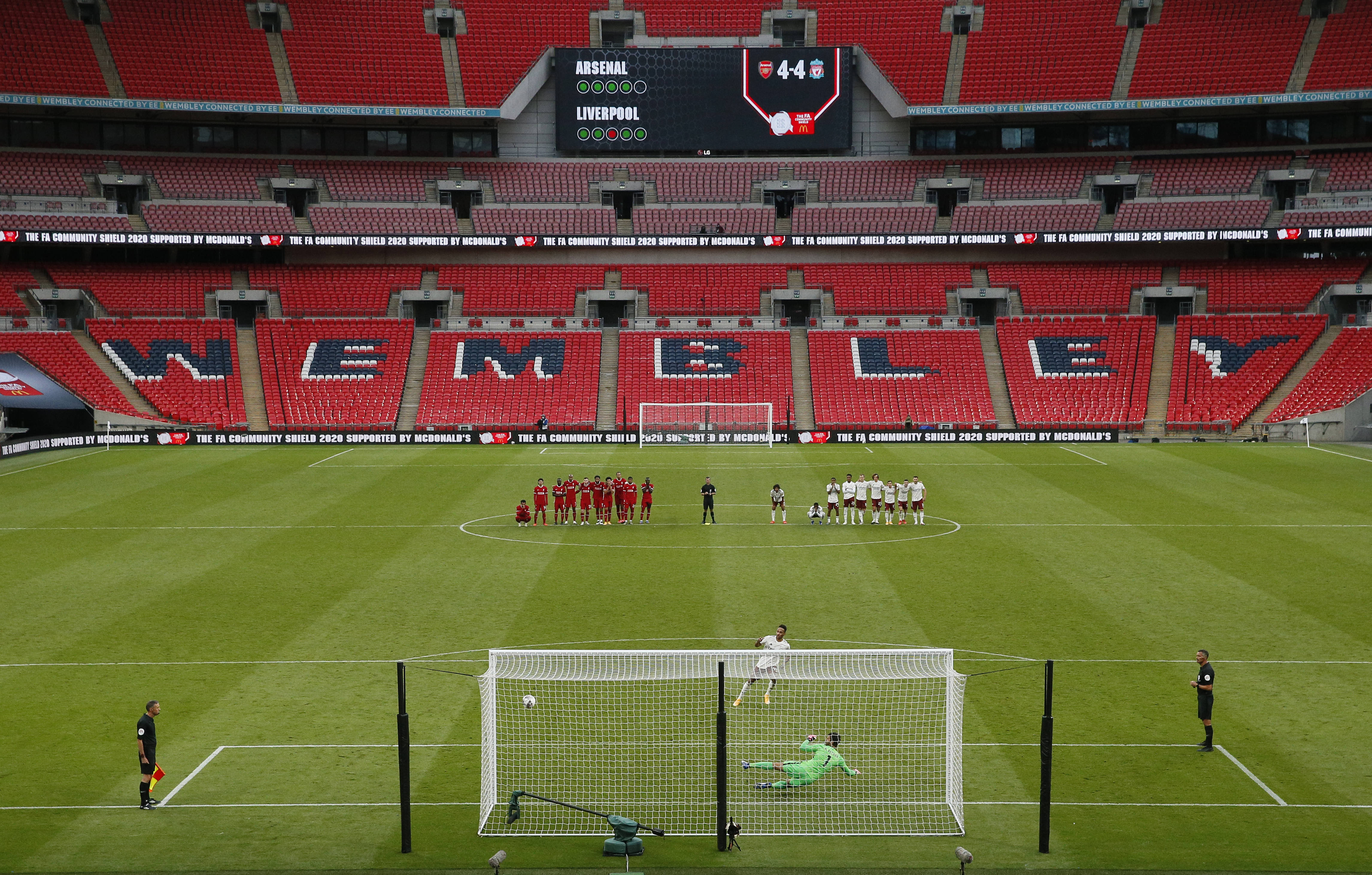 阿隆索：裁判的决定让我们抓狂，他纵容对方拖延时间的行为（阿隆索怒批裁判：判罚令人抓狂，纵容对手拖延时间）